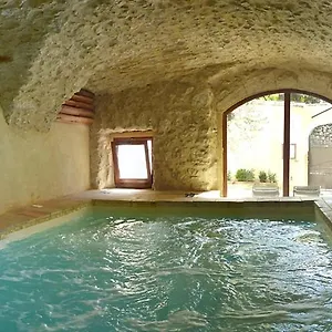 clos-de-raveyron.hotels-rhonealpes.com/