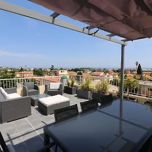 Appartement Superbe Toit Terasse Vue, Saint-Laurent-du-Var
