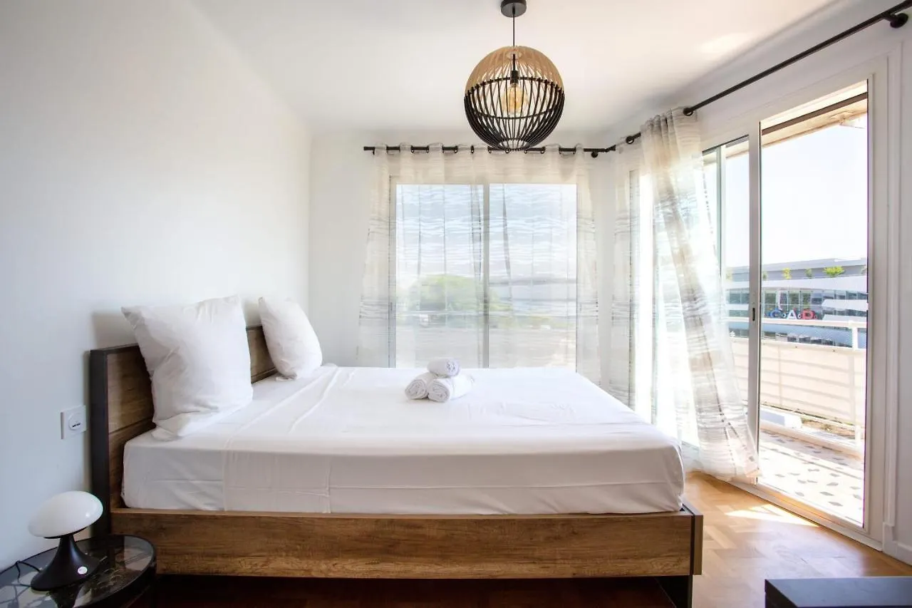 Apartment T2 Air-Conditioned Sea View Saint-Laurent-du-Var France